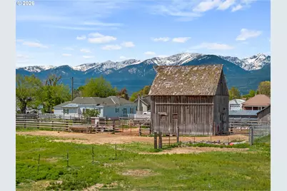 710 School St, Haines, OR 97833 - Photo 9