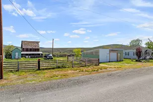 710 School St, Haines, OR 97833 - Photo 5