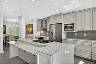 1908 Bonniebrae Dr, Lake Oswego, OR 97034 - Photo 11