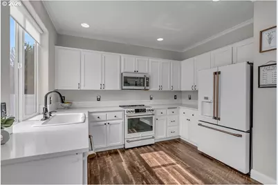 2550 Edgewater Dr, Woodburn, OR 97071 - Photo 13