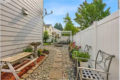 2550 Edgewater Dr, Woodburn, OR 97071 - Photo 25