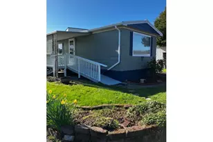 2902 E 2nd St, Newberg, OR 97132 - Photo 1