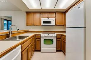 2051 Lake Isle Terrace, Eugene, OR 97401 - Photo 9