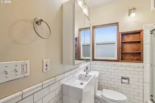 4118 NE Senate St, Portland, OR 97232 - Photo 17