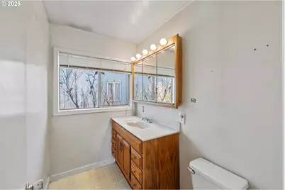 1015 Franklin Ave, Bandon, OR 97411 - Photo 9