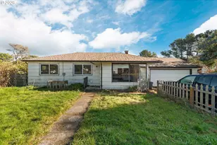 1015 Franklin Ave, Bandon, OR 97411 - Photo 1