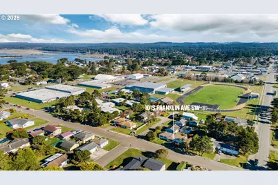 1015 Franklin Ave, Bandon, OR 97411 - Photo 29