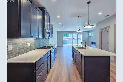 13290 SW Bradley Ln, King City, OR 97224 - Photo 3