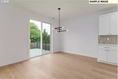 5622 SE 142nd Pl, Portland, OR 97236 - Photo 9