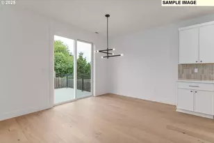 5622 SE 142nd Pl, Portland, OR 97236 - Photo 9