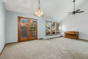 2031 NE Josephine Dr, Hillsboro, OR 97124 - Photo 9