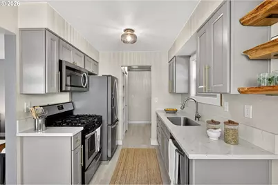 7814 N Willamette Blvd, Portland, OR 97203 - Photo 15