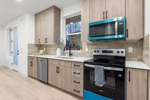 8328 N Bank St, Portland, OR 97203 - Photo 5