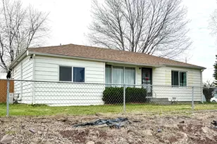 611 SW Birch St, Pilot Rock, OR 97868 - Photo 1