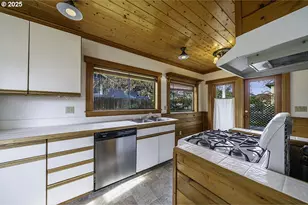 126 Nursery St, Ashland, OR 97520 - Photo 13