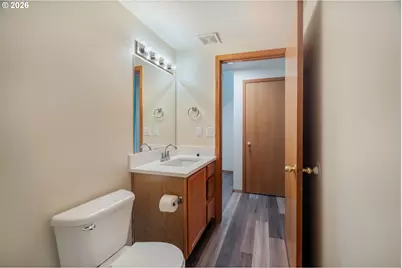 2067 SW Fellows St, McMinnville, OR 97128 - Photo 11