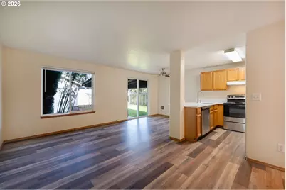 2067 SW Fellows St, McMinnville, OR 97128 - Photo 9