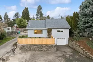 1831 SW Evans St, Portland, OR 97219 - Photo 5