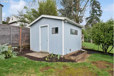 1831 SW Evans St, Portland, OR 97219 - Photo 43