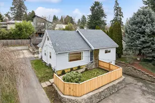 1831 SW Evans St, Portland, OR 97219 - Photo 1