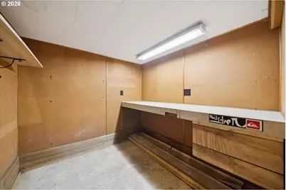 1831 SW Evans St, Portland, OR 97219 - Photo 37