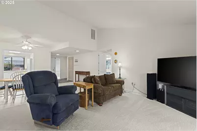 16925 SW Monterey Ln, Portland, OR 97224 - Photo 9