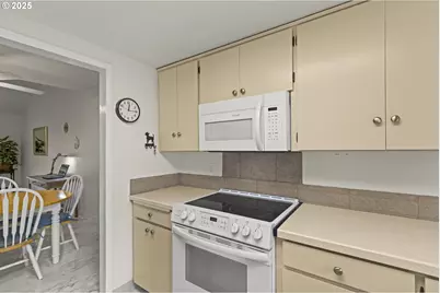 16925 SW Monterey Ln, Portland, OR 97224 - Photo 13