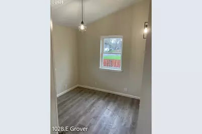 1028 E Grover Ave, Cottage Grove, OR 97424 - Photo 11