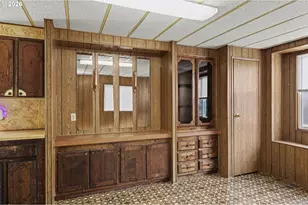 82274 River Dr, Creswell, OR 97426 - Photo 11