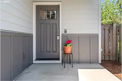 15667 SE Rainier Ave, Clackamas, OR 97015 - Photo 3