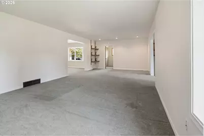 10737 NE Shaver St, Portland, OR 97220 - Photo 9