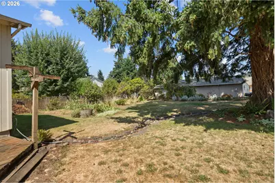 10737 NE Shaver St, Portland, OR 97220 - Photo 37