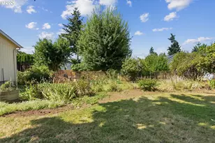 10737 NE Shaver St, Portland, OR 97220 - Photo 43