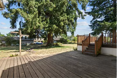 10737 NE Shaver St, Portland, OR 97220 - Photo 35