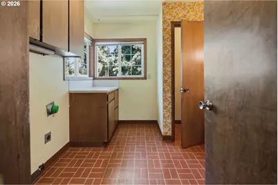 10737 NE Shaver St, Portland, OR 97220 - Photo 23