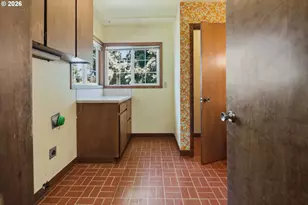 10737 NE Shaver St, Portland, OR 97220 - Photo 23