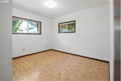 10737 NE Shaver St, Portland, OR 97220 - Photo 27