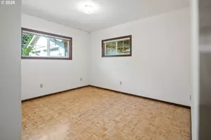 10737 NE Shaver St, Portland, OR 97220 - Photo 27