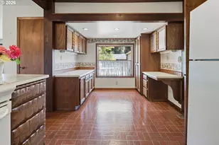 10737 NE Shaver St, Portland, OR 97220 - Photo 17