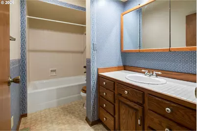 10737 NE Shaver St, Portland, OR 97220 - Photo 29