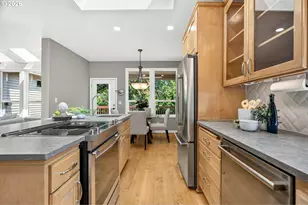 2480 SW 75th Terrace, Portland, OR 97225 - Photo 13