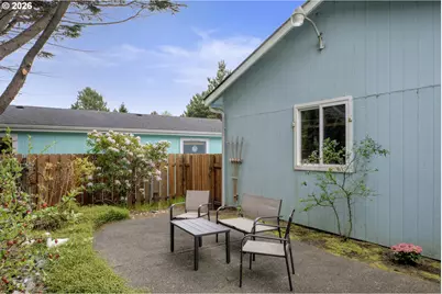 365 NE 70th Dr, Newport, OR 97365 - Photo 9