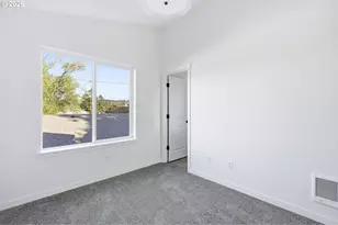 8720 SE Bybee Blvd, Portland, OR 97266 - Photo 21