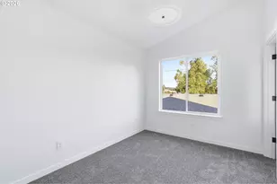 8720 SE Bybee Blvd, Portland, OR 97266 - Photo 19