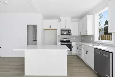 8720 SE Bybee Blvd, Portland, OR 97266 - Photo 9