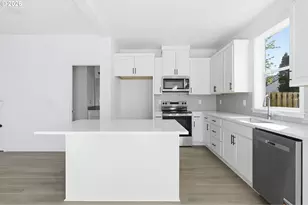 8720 SE Bybee Blvd, Portland, OR 97266 - Photo 9