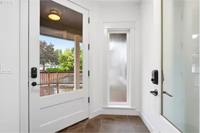 160 SE 19th St, Troutdale, OR 97060 - Photo 5