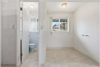 1010 NE 65th St, Vancouver, WA 98665 - Photo 13