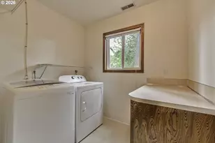 324 SE 30th Ave, Hillsboro, OR 97123 - Photo 23