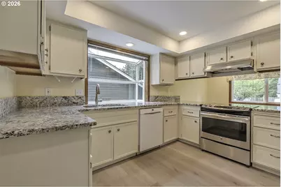 324 SE 30th Ave, Hillsboro, OR 97123 - Photo 11